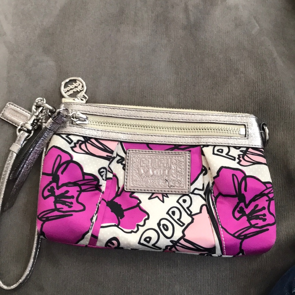 Beautiful Coach Poppy Wristlet
